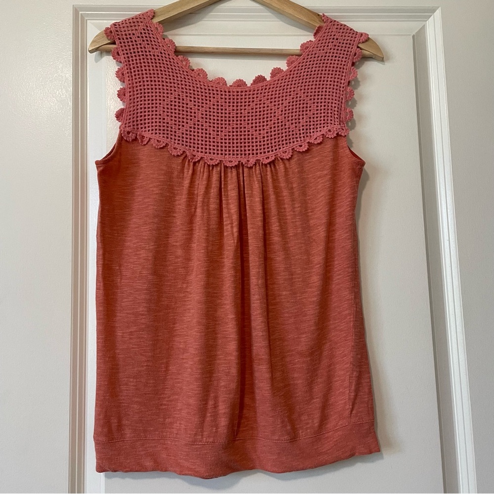 ANN TAYLOR. Old rose crochet neck sleeveless top.